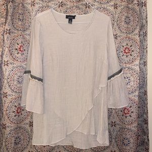 Cute light tan flowy shirt!